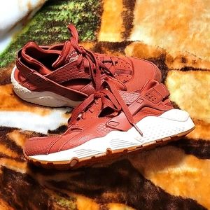 Womens nike air huarache size 8